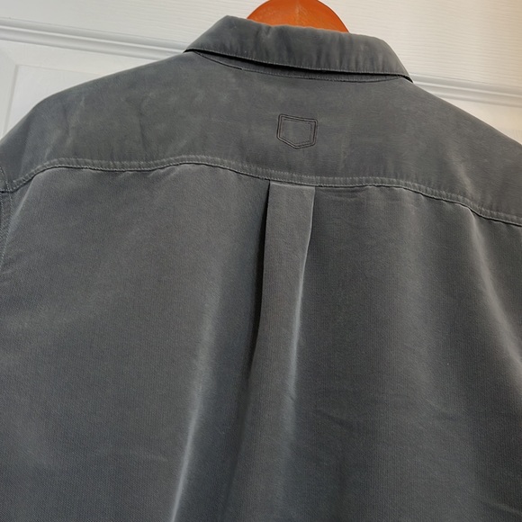 SCOTTEVEST TEC SHIRT, size M, mint condition, color gray. - Picture 6 of 10